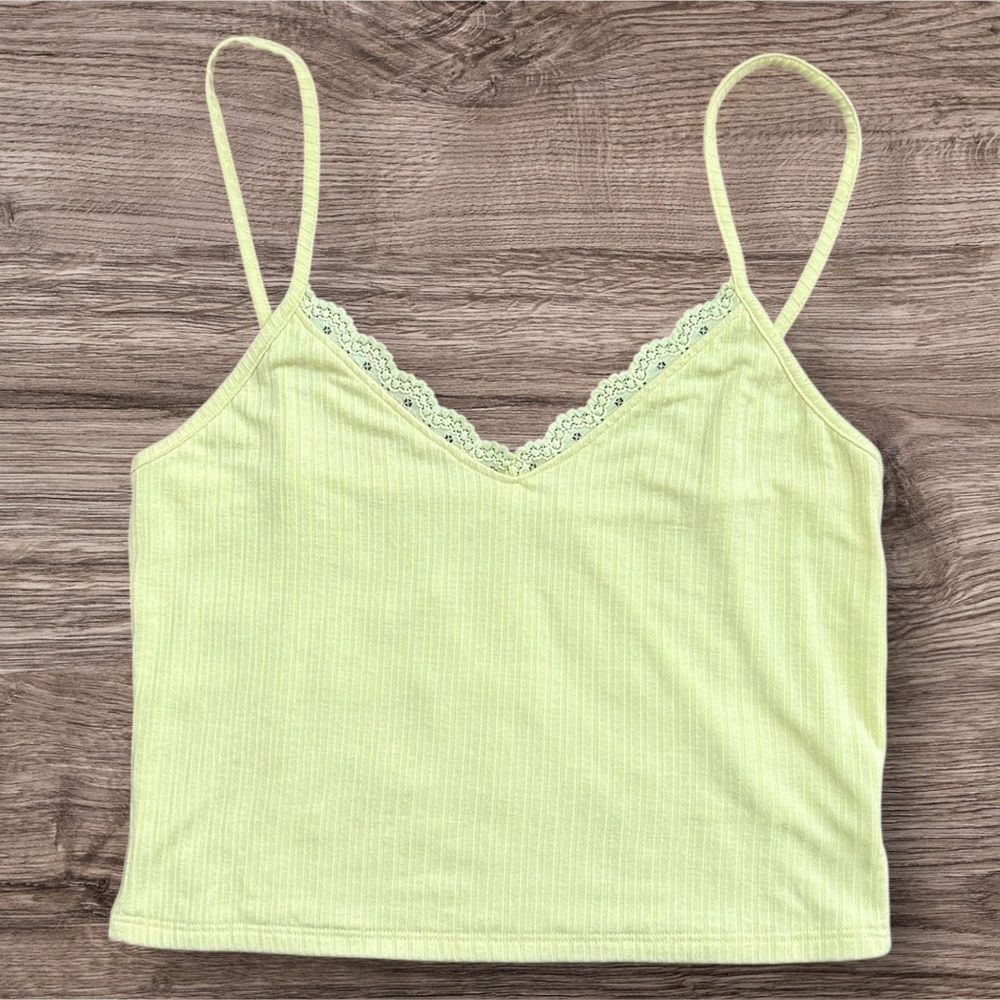 Me to We Soft Yellow Ribbed Lace Trim Cami Size Large Stretchable Tank Top